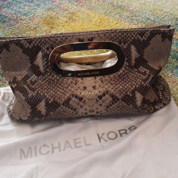 Michael kors snakeskin clutch shop